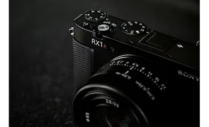 original_DSC-RX1RM3_grip