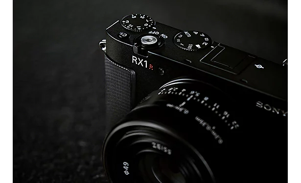 original_DSC-RX1RM3_grip